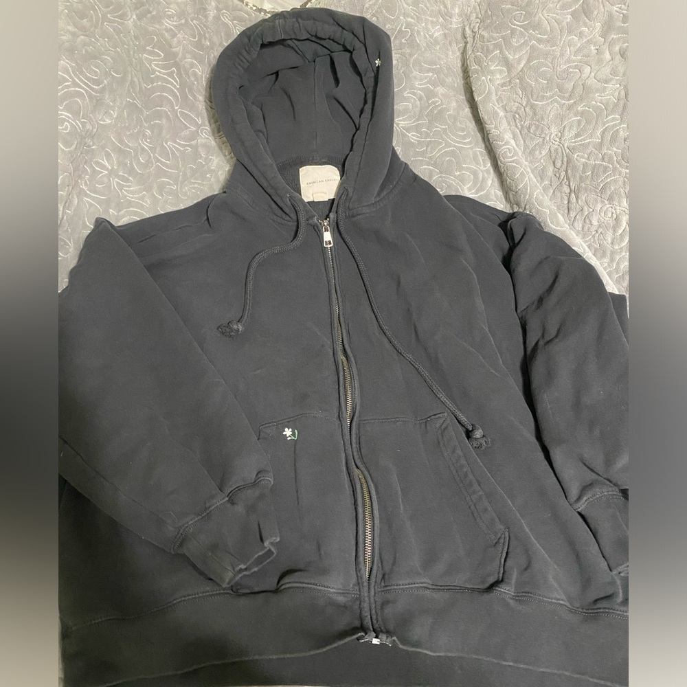 American eagle black zip up hoodie